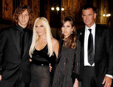 the fat woman and donatella versace|donatella versace family.